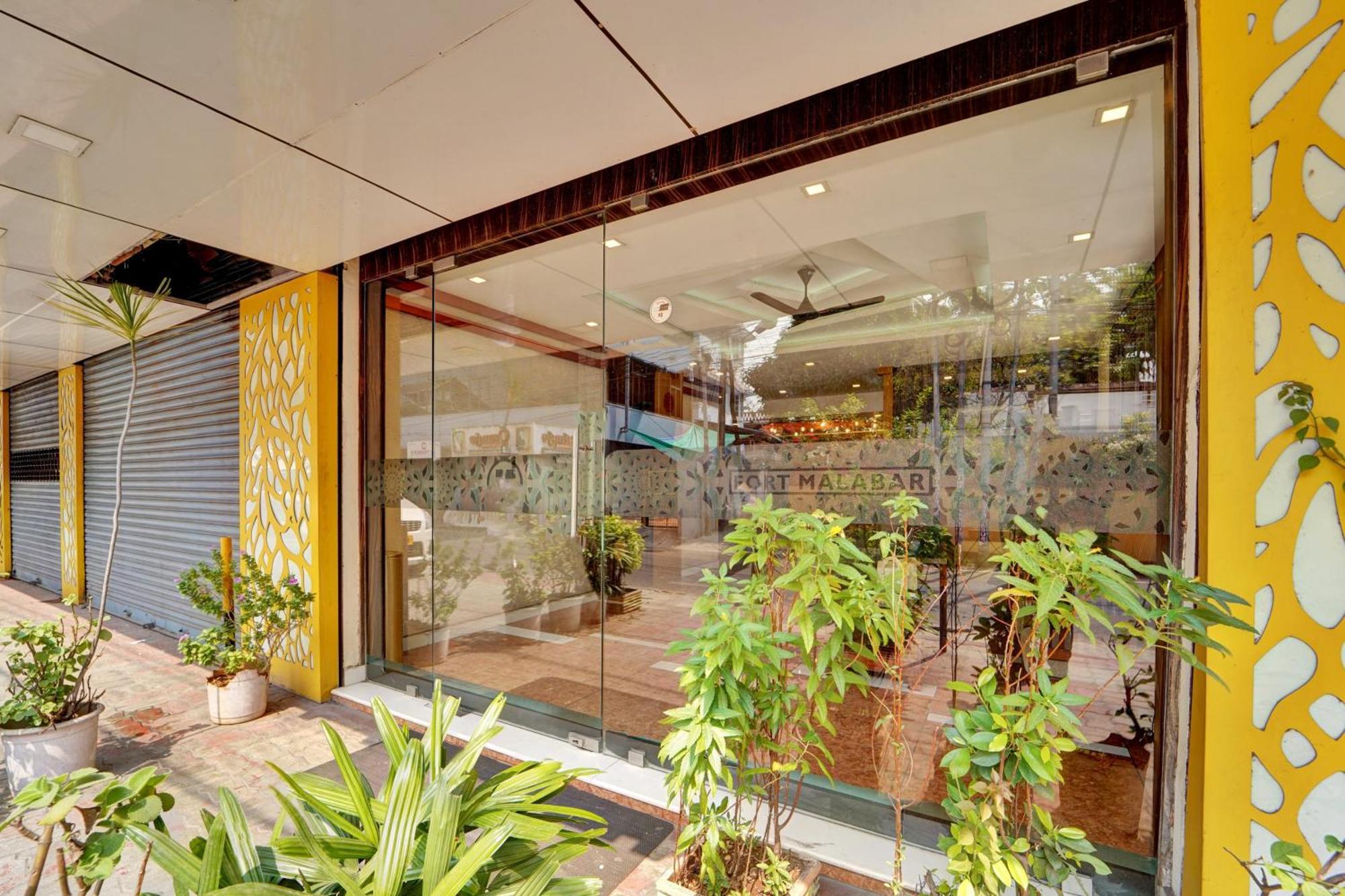Hotel Super Townhouse Ernakulam North Kochi Exteriér fotografie