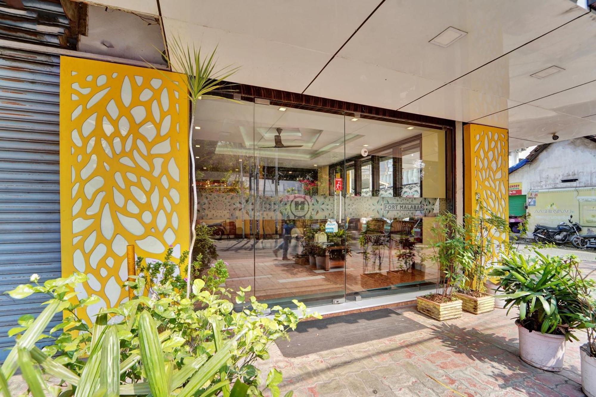 Hotel Super Townhouse Ernakulam North Kochi Exteriér fotografie
