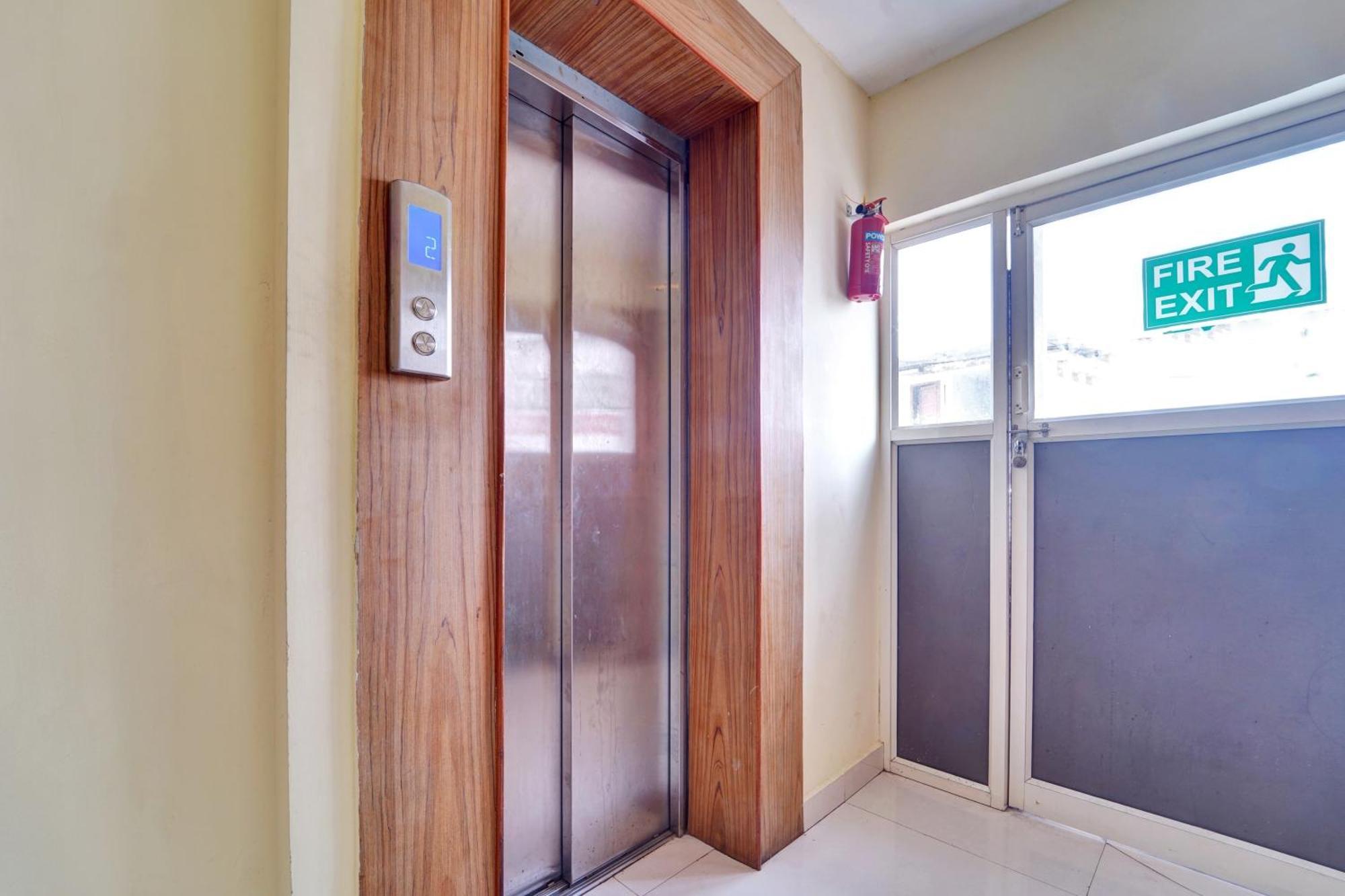 Hotel Super Townhouse Ernakulam North Kochi Exteriér fotografie